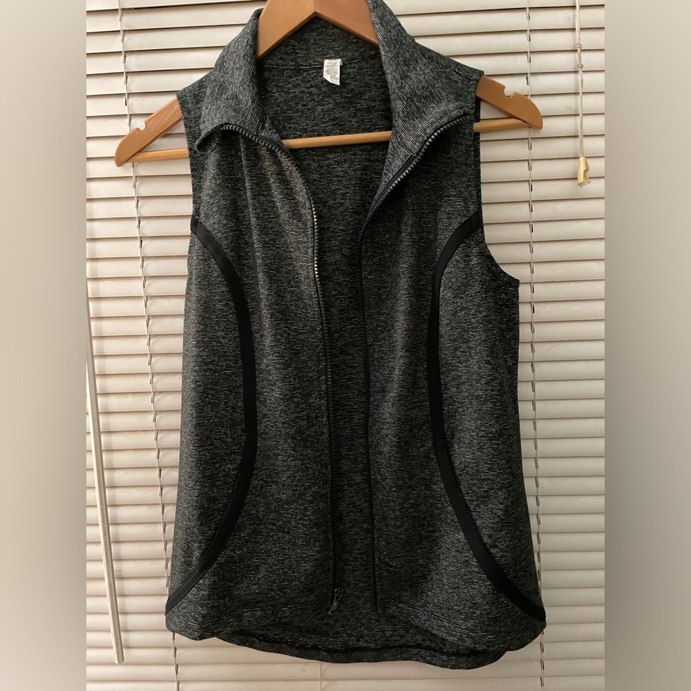 Under Armor black Heathered vest
